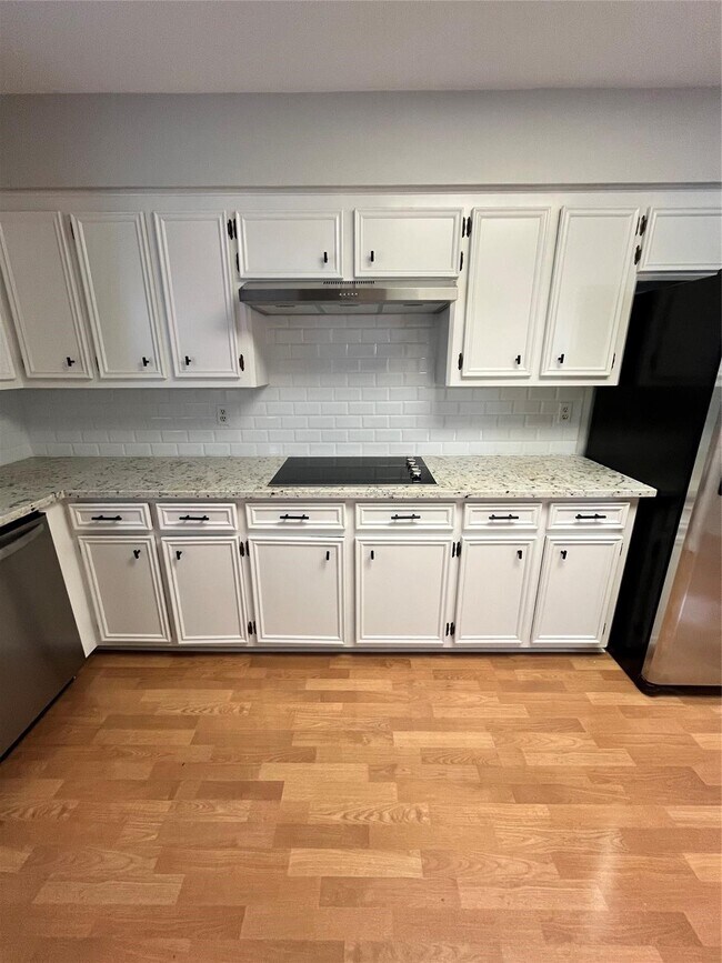 Building Photo - 6218 Woodland Forest Dr