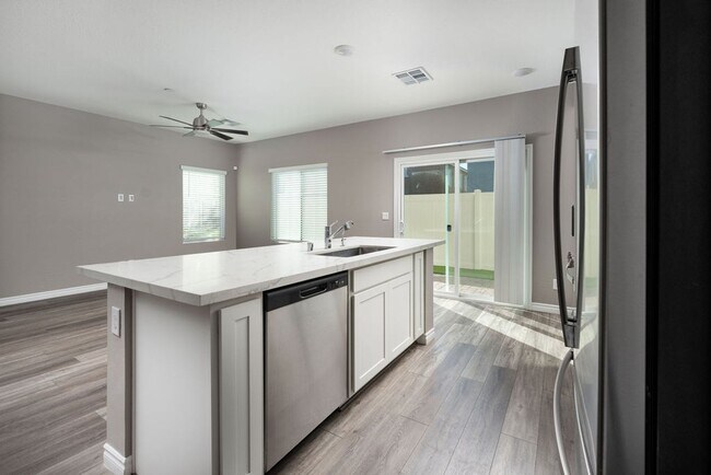 Building Photo - Modern Henderson Townhome with Loft & Resort-Style Amenities