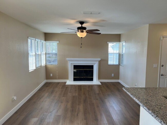 Building Photo - Remodeled 1 Bedroom Condo Fairfield *Star ...