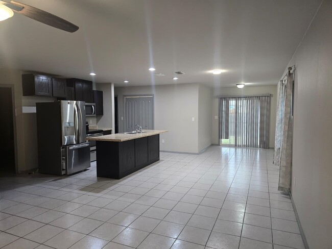 Building Photo - 3711 Santos Morales Dr