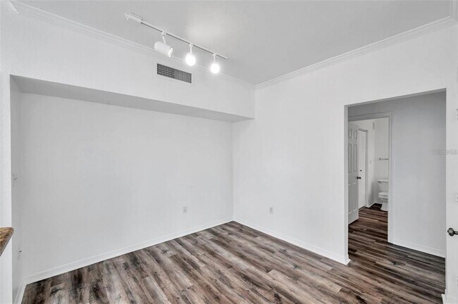 Building Photo - 9602 Lake Chase Island Way