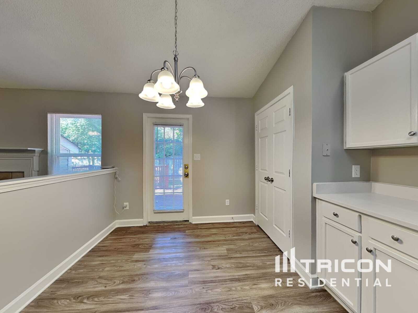 Building Photo - 607 Kingville Dr