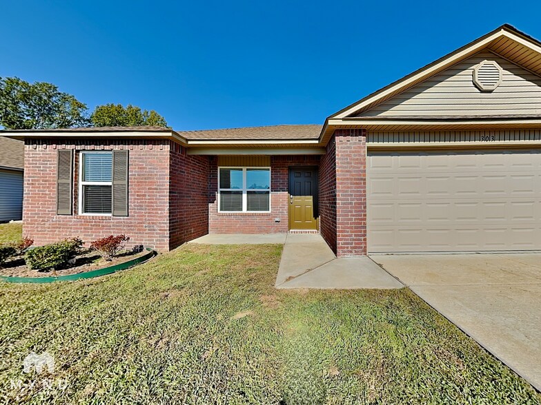 Primary Photo - 303 Westwood Dr