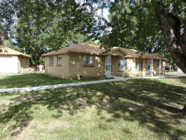 Primary Photo - Half Duplex with Central A/C Minutes from ...