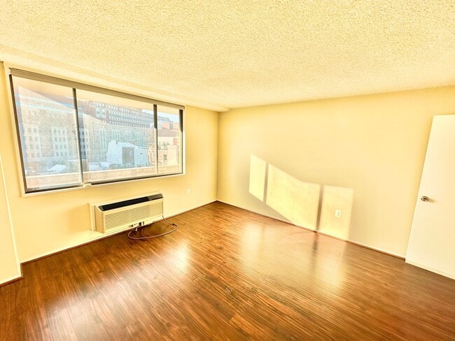 Building Photo - Dupont's Pulchritudinous Palladium 1 bedroom Condo w/ Balcony & Pool. All utilities included.