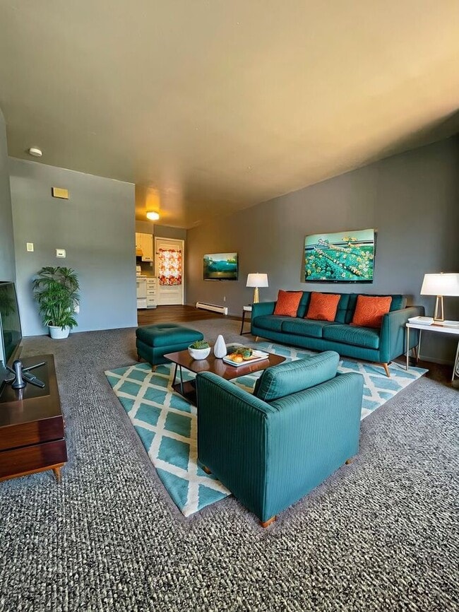 Primary Photo - Charming Upper-Level 2BR | Shared Yard, St...