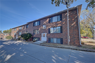 Building Photo - 1215 Oakland Rd NE