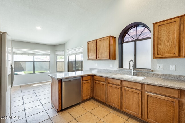 Building Photo - 2545 E Granite View Dr