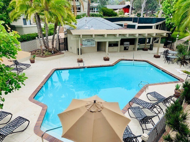 Building Photo - INCREDIBLE 3BD/3BA TOWNHOME IN THE DEL CHA...