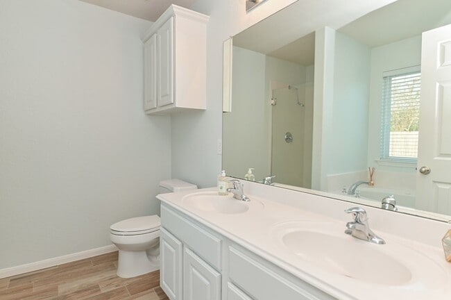 Building Photo - 4022 Mt Everest Way