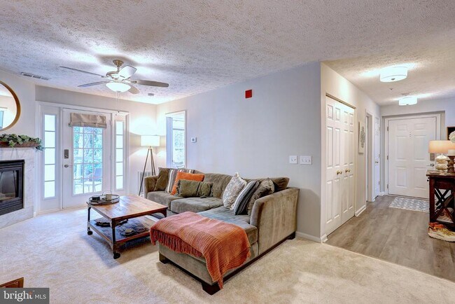 Building Photo - 2056 Quaker Way