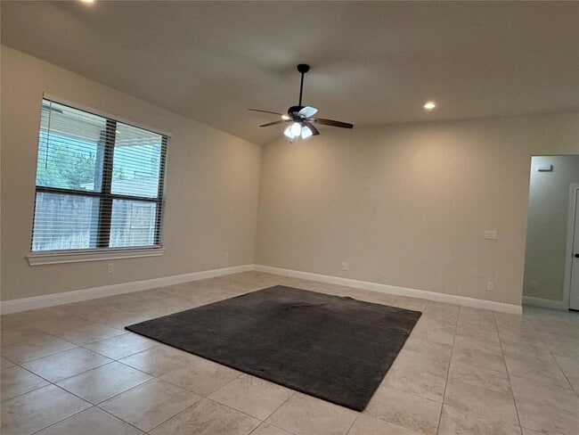 Building Photo - 206 Fairway Cir