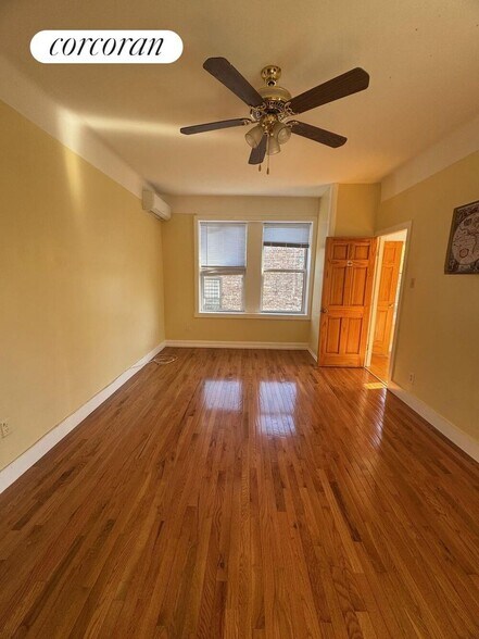 Building Photo - 741 Crown St