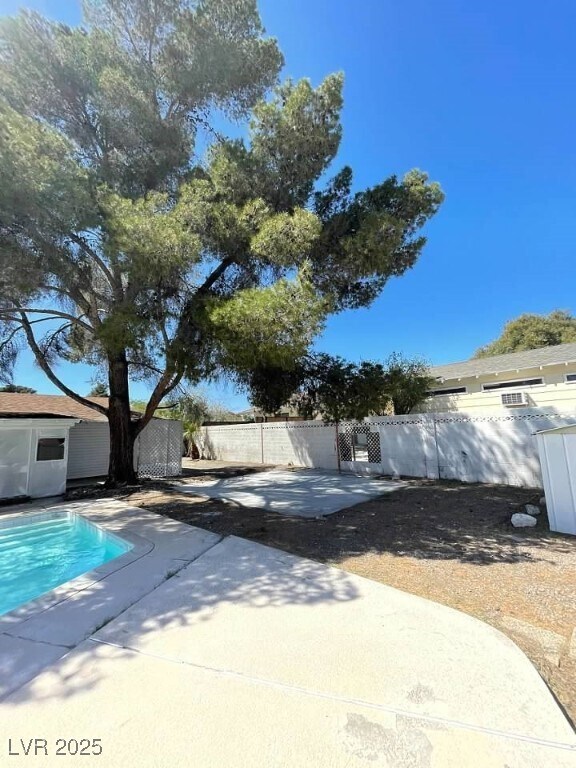 Building Photo - 4560 Rancho Hills Dr