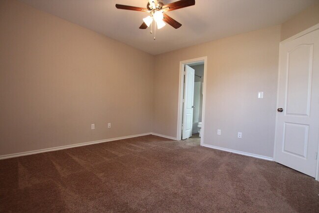 Building Photo - AVAILABLE! 1 Bedroom 1.5 Bath Townhome for Rent in Lindale