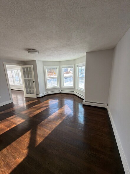 Building Photo - 610 Ives Row