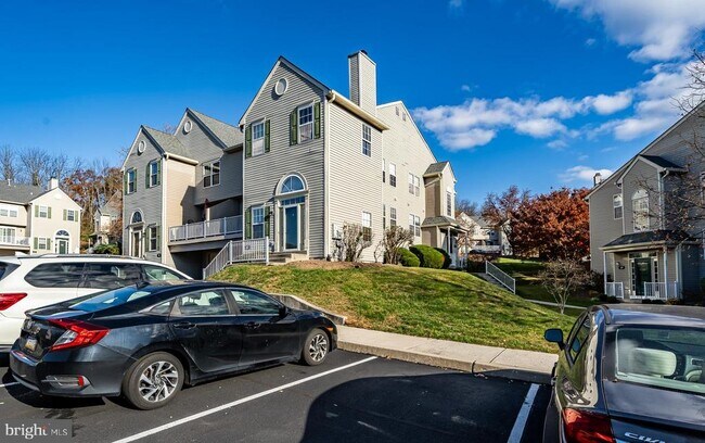 Building Photo - 609 Hamilton St