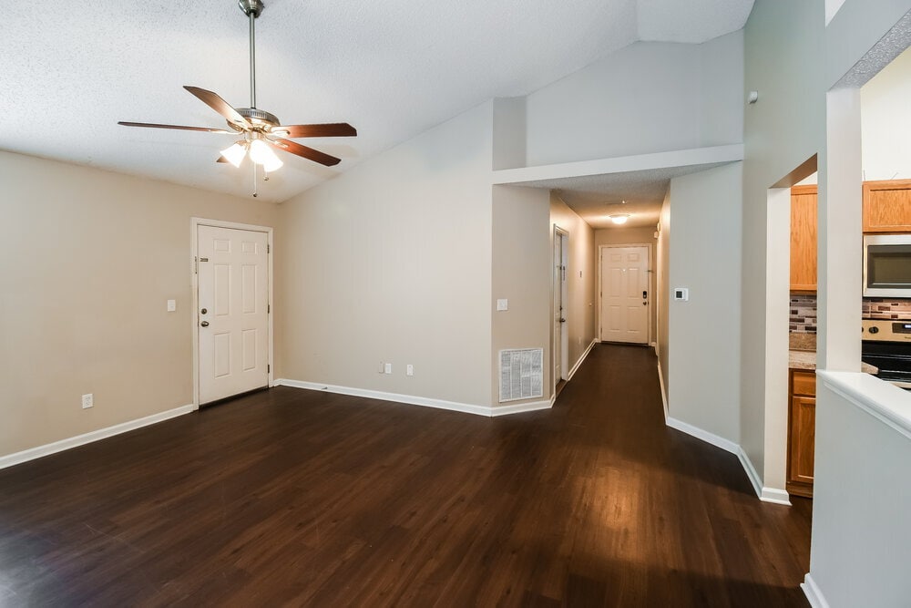 Building Photo - 2041 Hunters Trace Cir