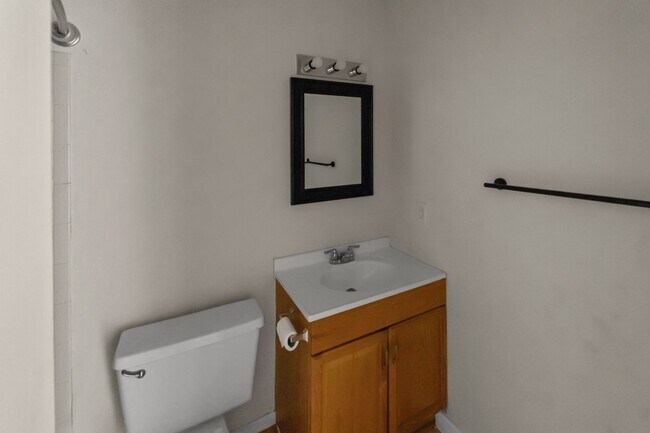 Building Photo - 234 Deerwood Dr