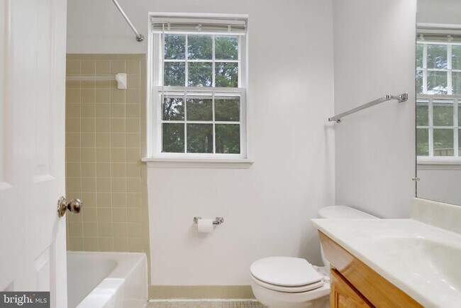 Building Photo - 3369 S Stafford St