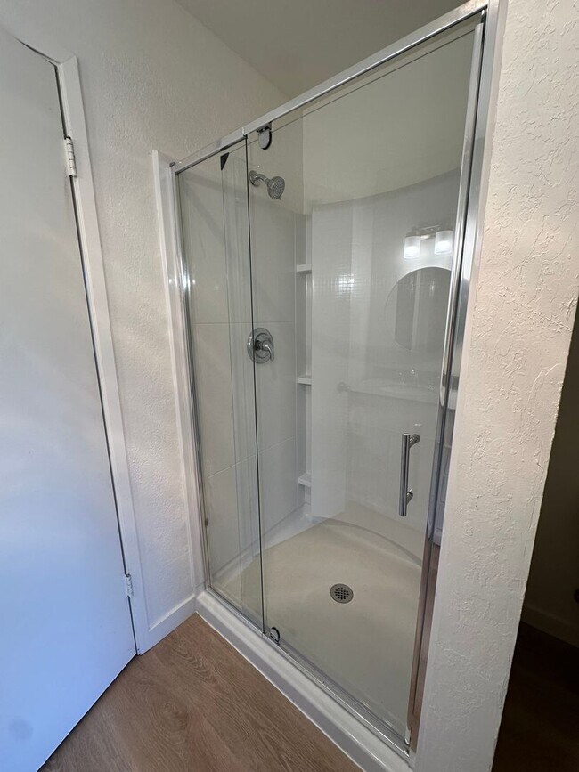 Building Photo - San Antonio HOA 3 bdrm 2 bath townhome