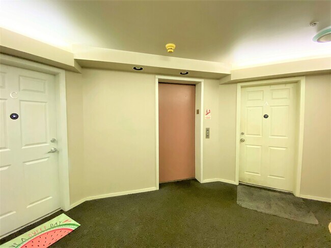 Elevator - 4528 8th Ave NE