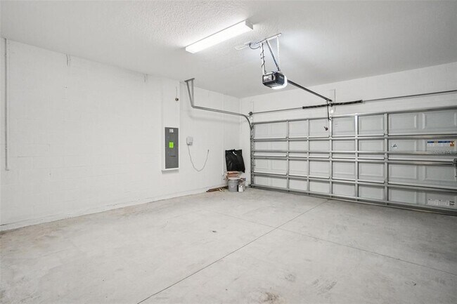 Building Photo - 14180 Samoa Hill Ct