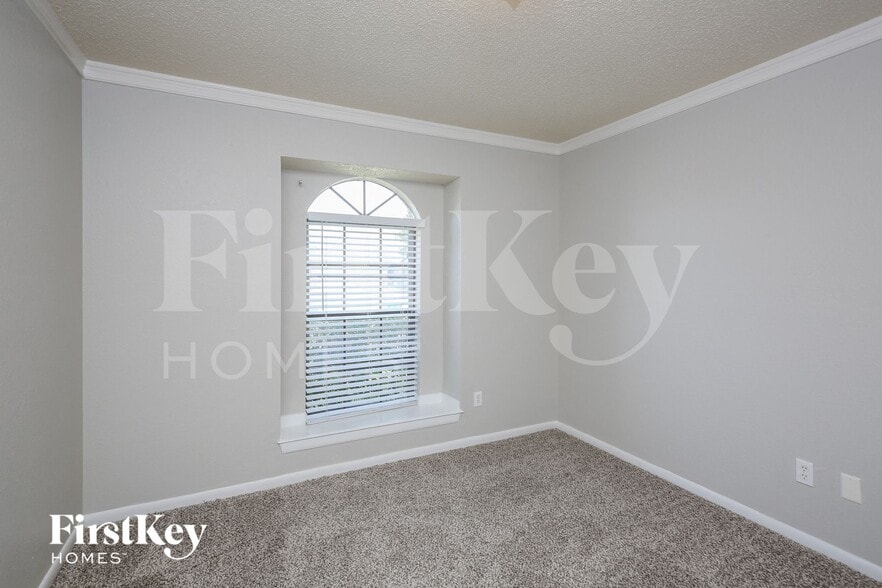 Building Photo - 6008 Sundown Dr