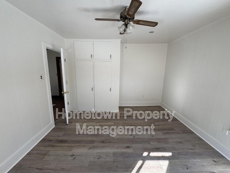 Building Photo - 8858 PA-25