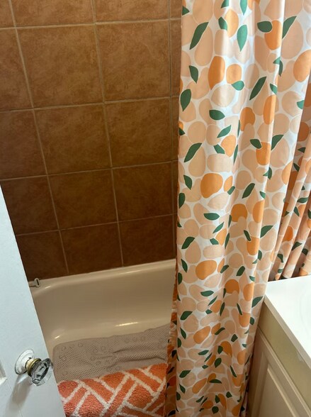 Apt 2 - 211 Park Dr