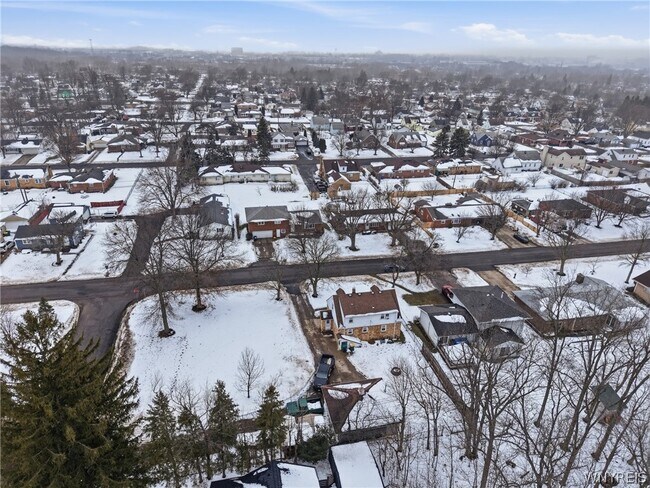 Building Photo - 3667 Fuller Ave