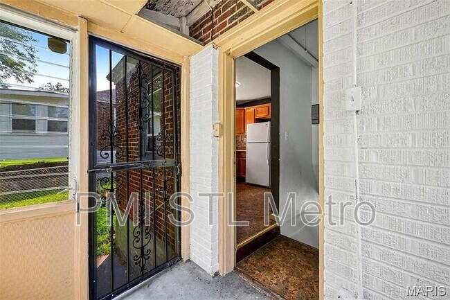 Building Photo - 5212 Fletcher St