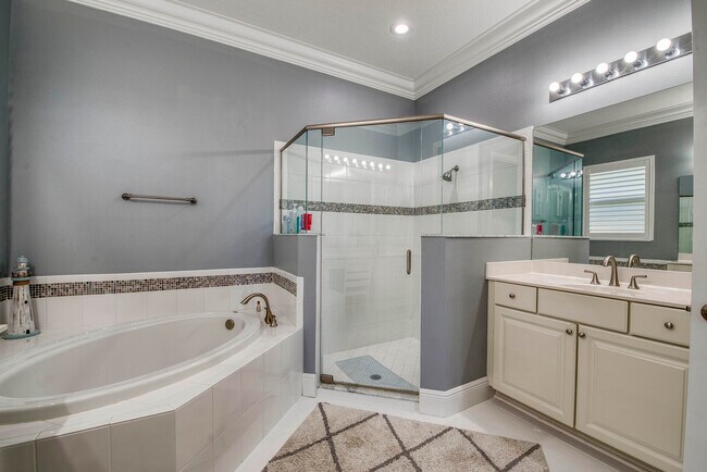 Building Photo - 12476 Aviles Cir