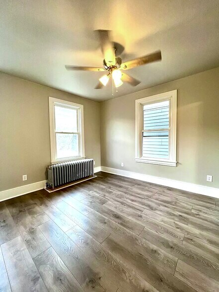 Building Photo - 127 W Penn Ave