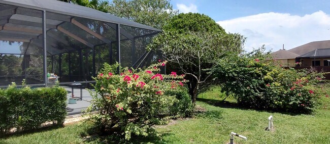 Building Photo - 1132 SE Oriental Ave