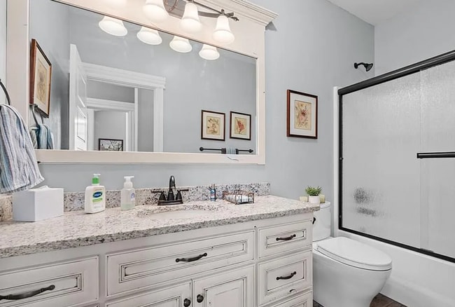 Building Photo - Beautiful Custom Home