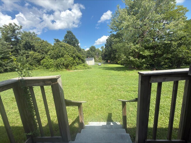 Building Photo - 1309 Ardmore Dr
