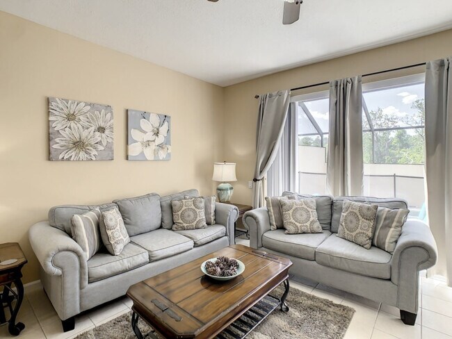 Building Photo - 2356 Silver Palm Dr