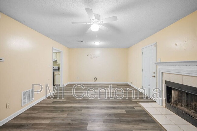 Building Photo - 8078 Woodlake Dr