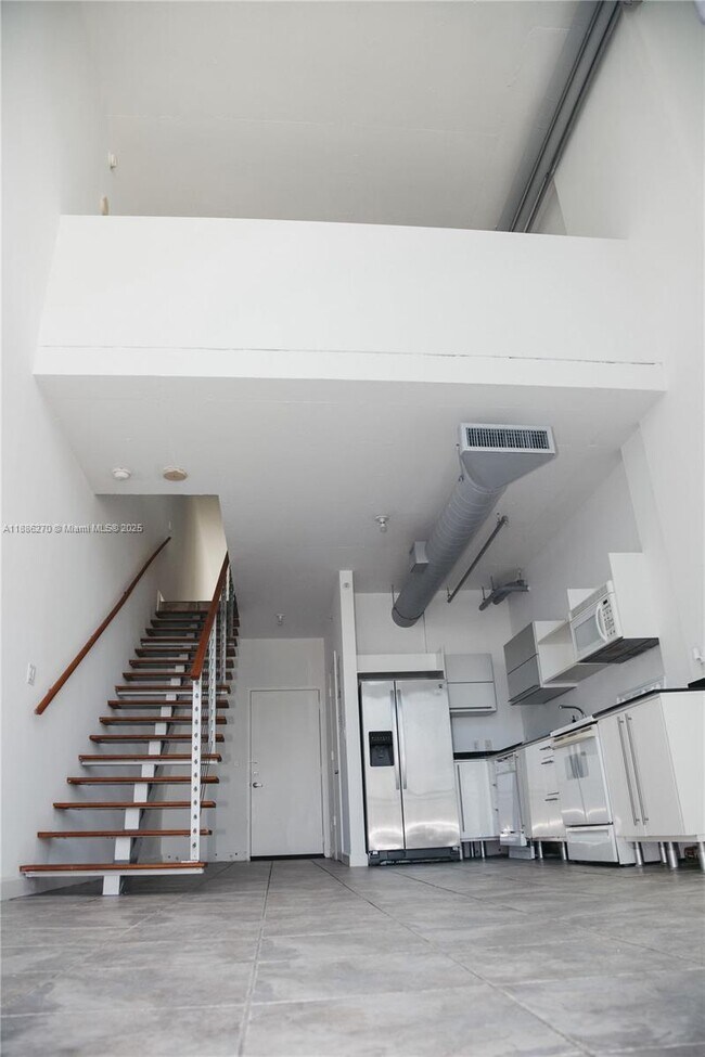 Building Photo - 690 SW 1st Ct