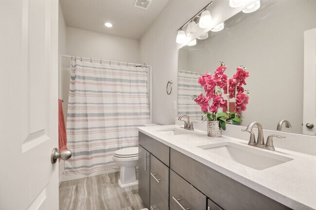 Building Photo - A true stunner in Tehaleh community!