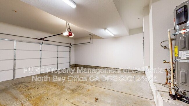 Building Photo - 221 Gambrel Cir