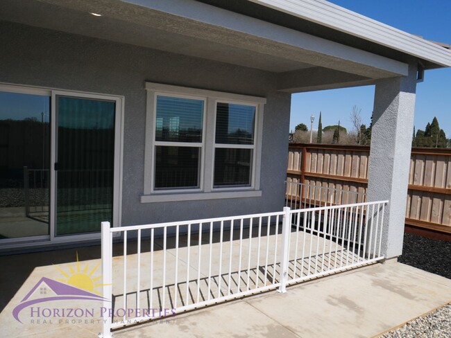 Building Photo - Modern 4 Bed 3 Bath 1,977 Sq. Ft. Wheatlan...