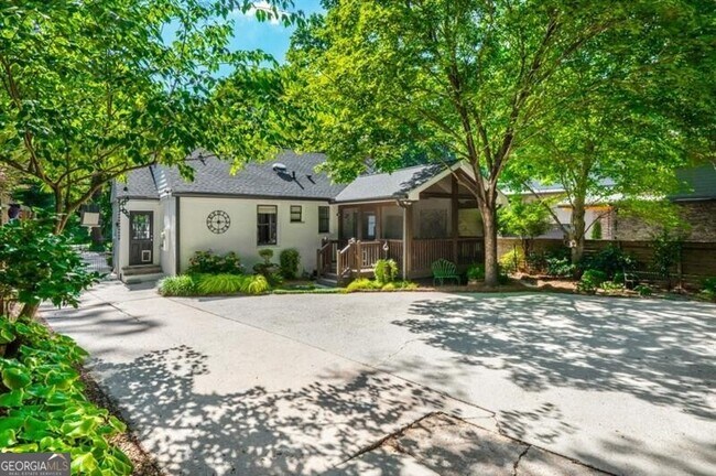 Building Photo - 168 Garland Ave