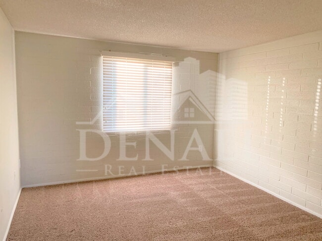 Building Photo - 3510 E Ludlow Dr