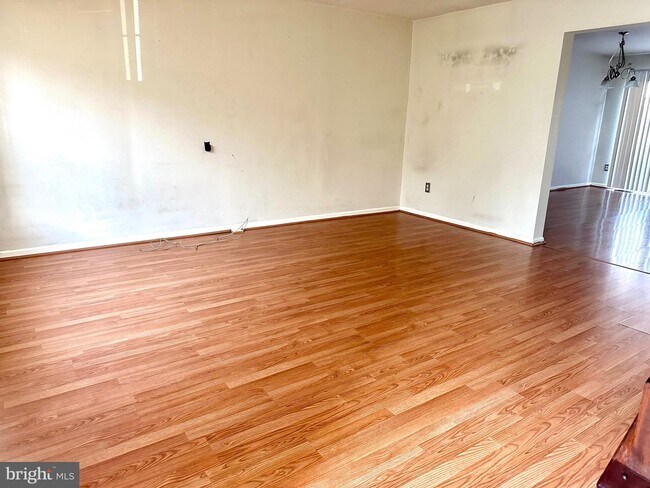 Building Photo - 623 Candlestick Ln