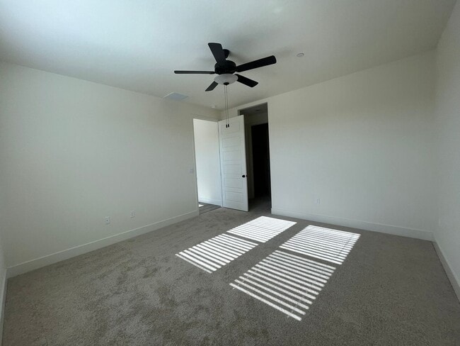 Building Photo - 2312 N Kayenta St