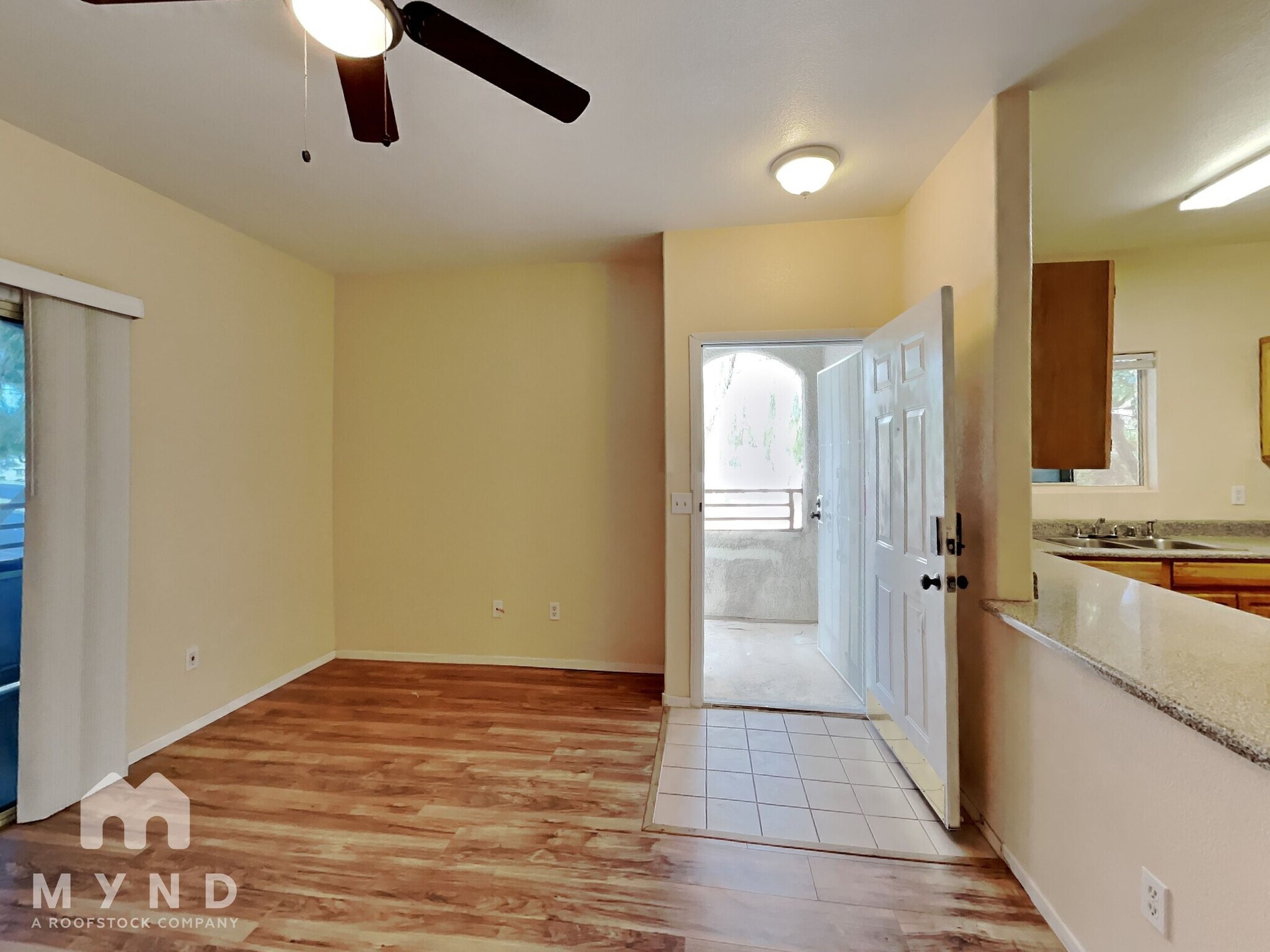 Building Photo - 5655 E Sahara Ave