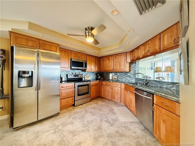 Building Photo - 9500 S Ocean Dr