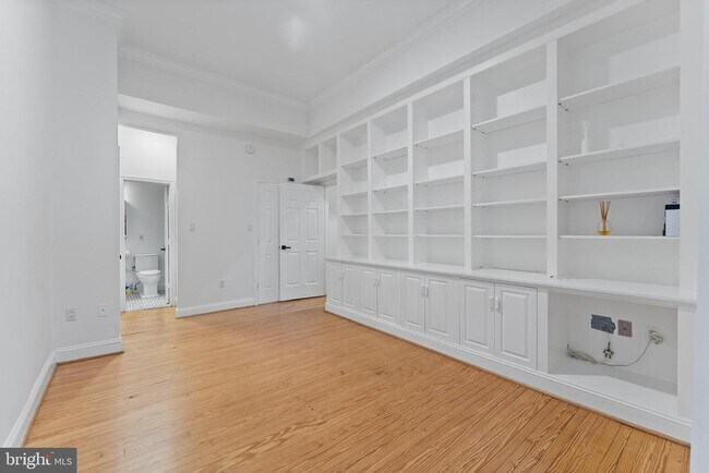 Building Photo - 3267 N St NW